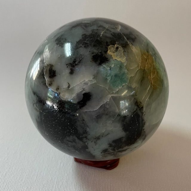 Large Crystal Spheres