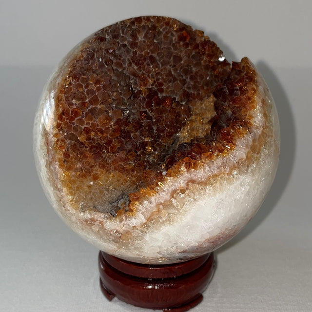 Large Crystal Spheres