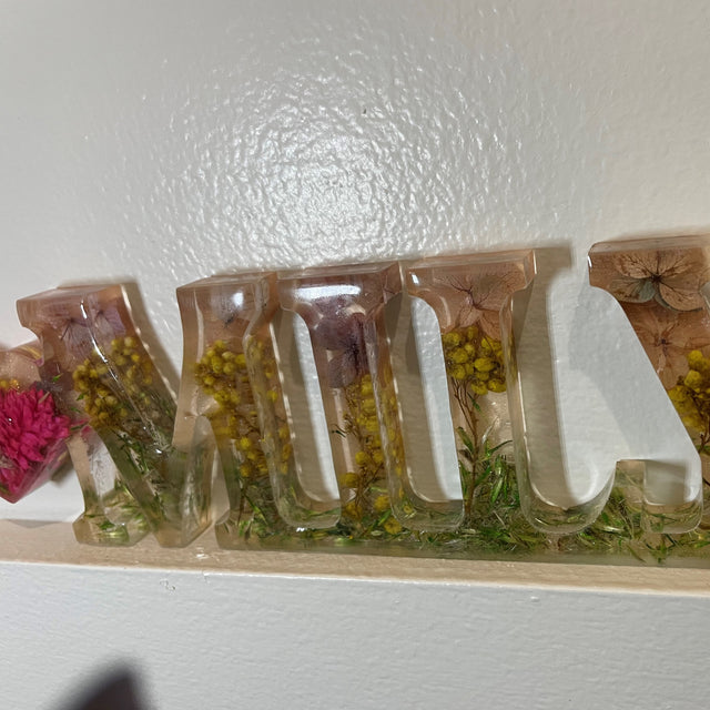 Resin 'FAMILY' Signs