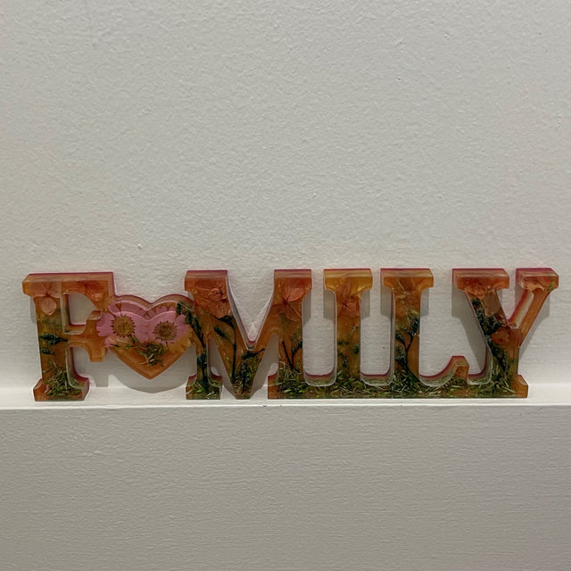 Resin 'FAMILY' Signs