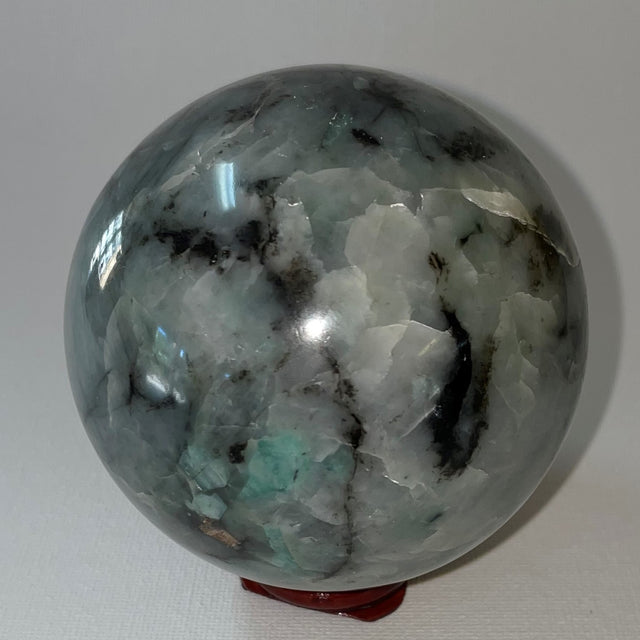 Large Crystal Spheres